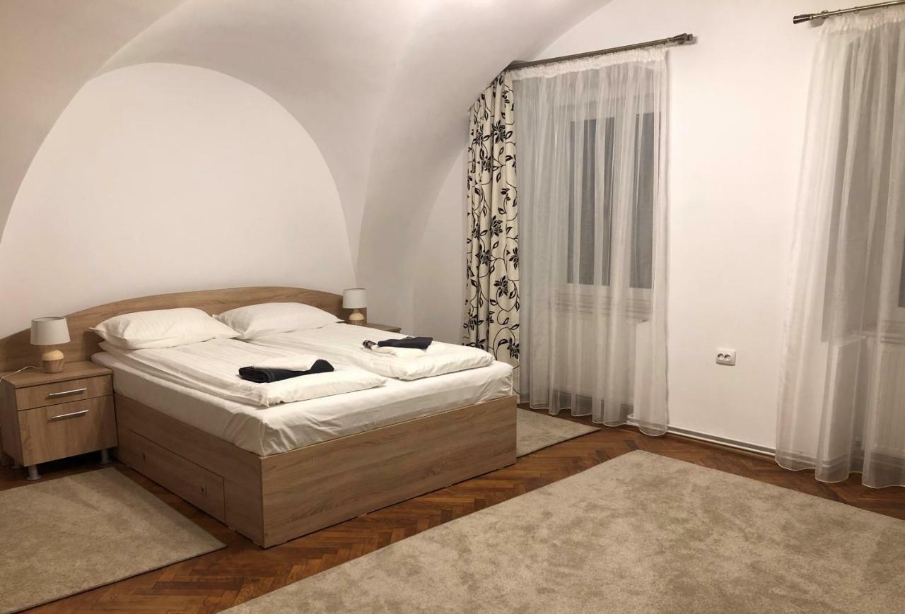 Enjoy Lägenhet Sibiu Exteriör bild