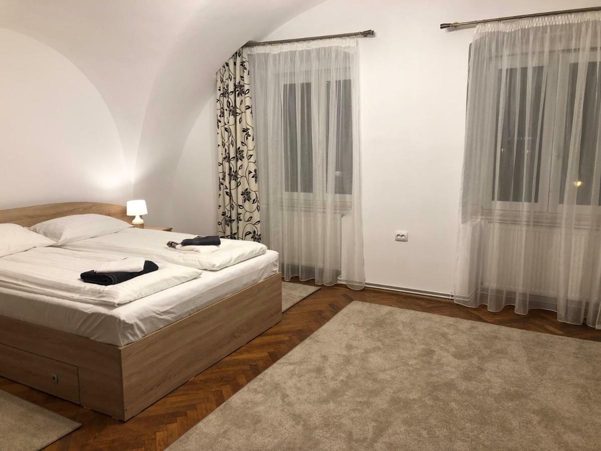 Enjoy Lägenhet Sibiu Exteriör bild