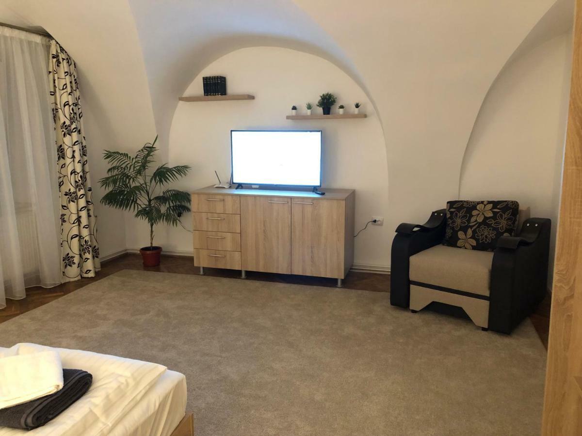 Enjoy Lägenhet Sibiu Exteriör bild