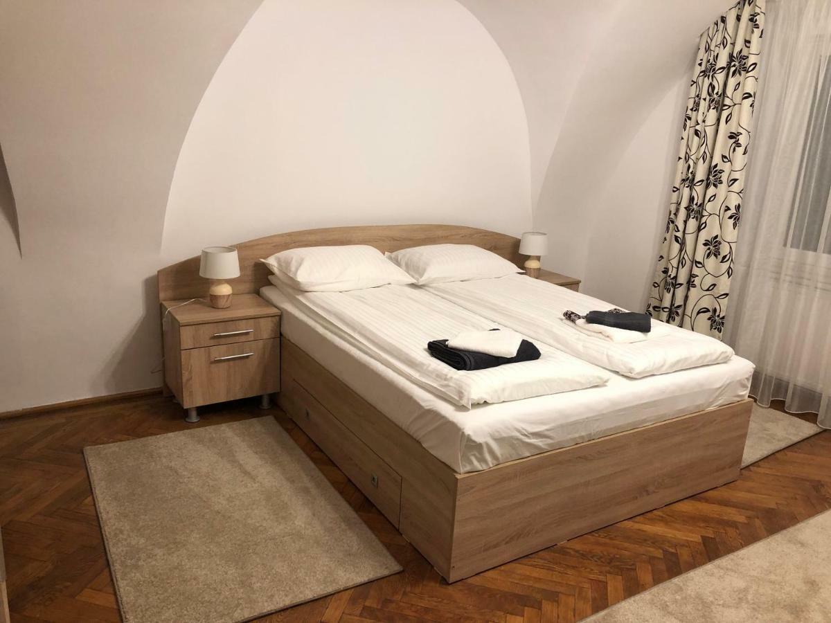 Enjoy Lägenhet Sibiu Exteriör bild