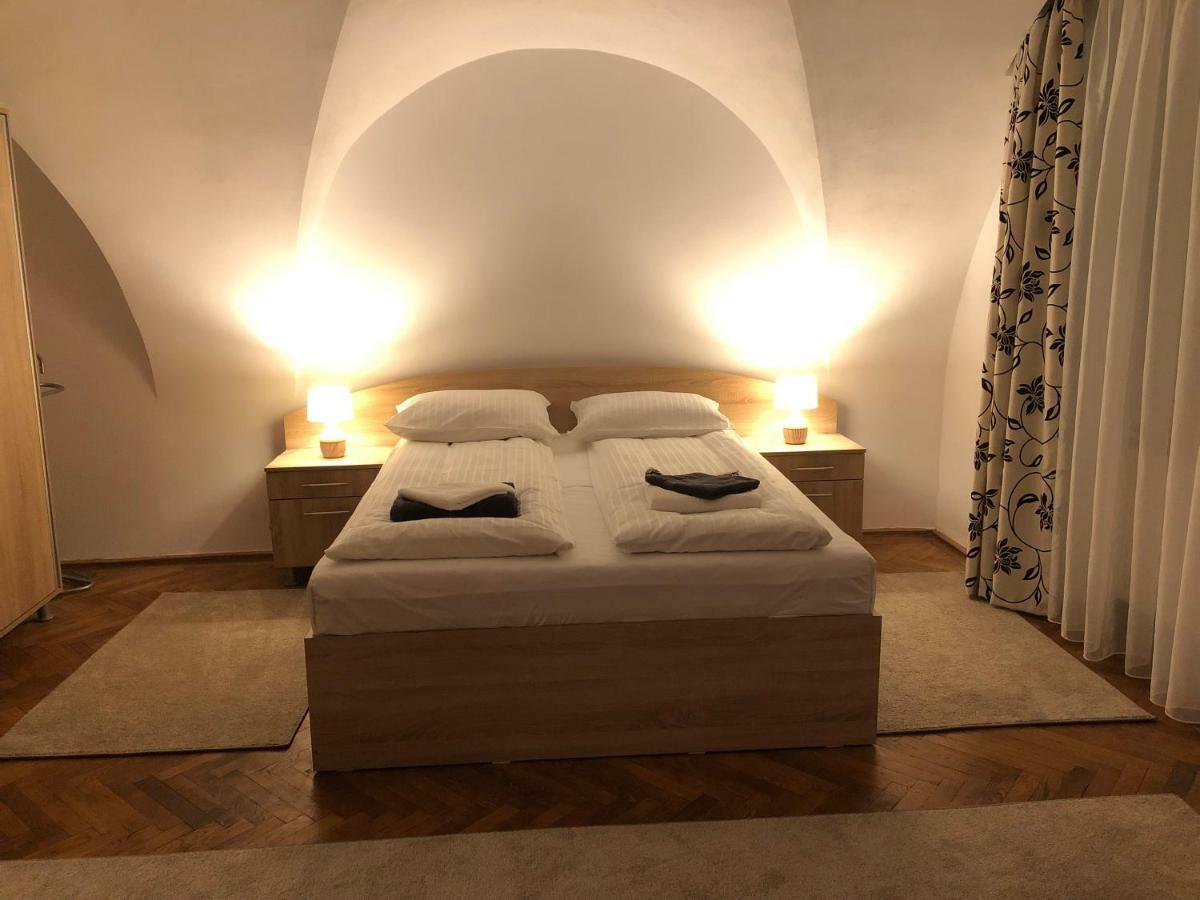Enjoy Lägenhet Sibiu Exteriör bild