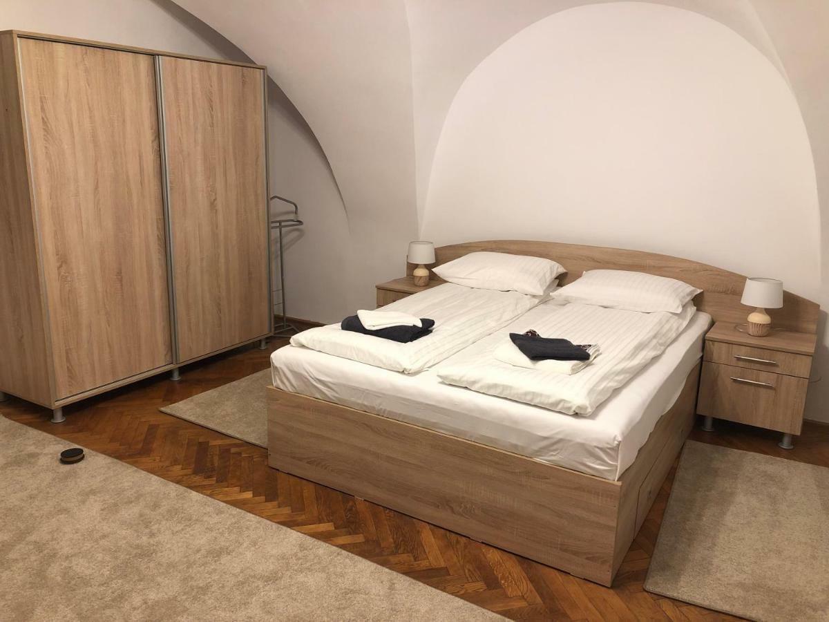 Enjoy Lägenhet Sibiu Exteriör bild